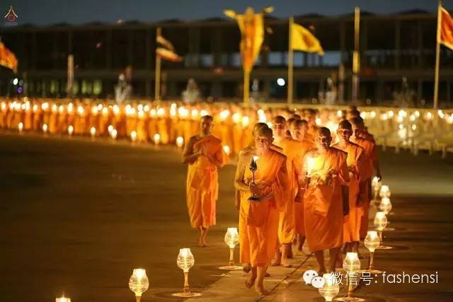 泰国壮观的万佛节 第7张图片
